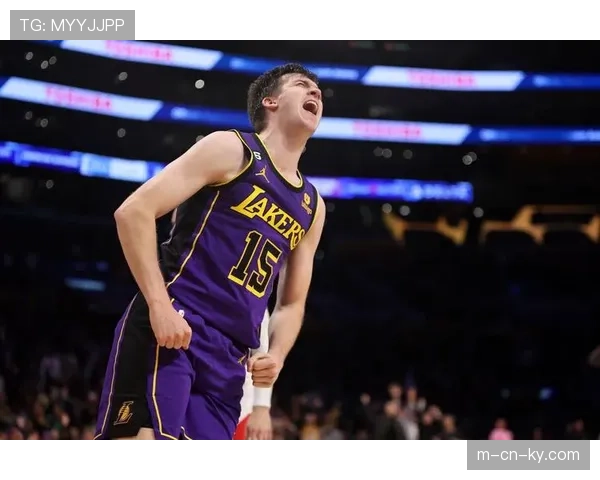 里夫斯31分7板8助搭档东契奇，湖人后场双枪渐入佳境