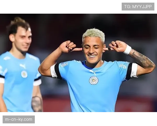 乌拉圭连续六场不败展韧性,贝尔萨防守体系经受阿尔及利亚火力考验 乌拉圭连续六场不败展韧性,贝尔萨防守体系经受阿尔及利亚火力考验